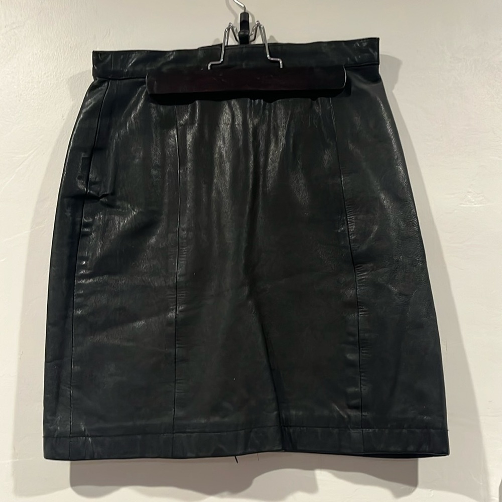 No name black leather size 10 lined with rayon vintage leather skirt